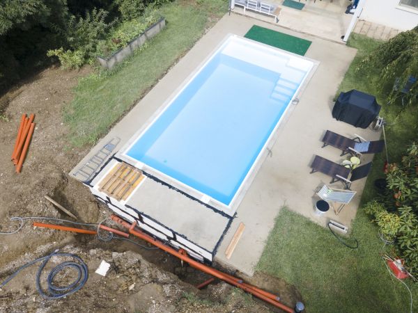 Pool Leveling
